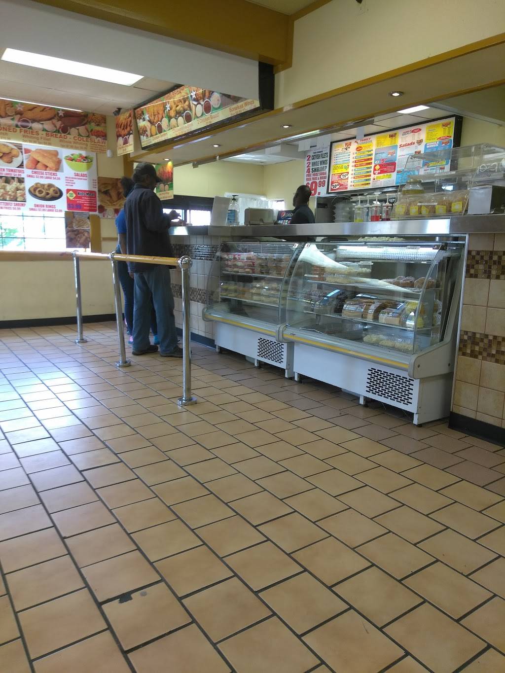 Jrs Fish&Chicken | restaurant | 2200 Frayser Blvd, Memphis, TN 38127, USA | 9013082650 OR +1 901-308-2650