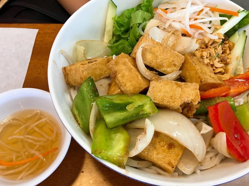 Pho B | restaurant | 9048 Adams Ave, Huntington Beach, CA 92646, USA | 7143773333 OR +1 714-377-3333