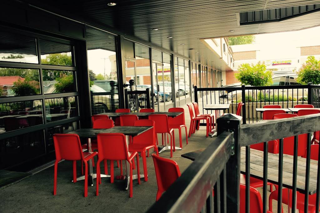 Restaurant Aux 3 Grelots | restaurant | 101 Rue Lachapelle E Local C, Saint-Rémi, QC J0L 2L0, Canada | 4504543414 OR +1 450-454-3414