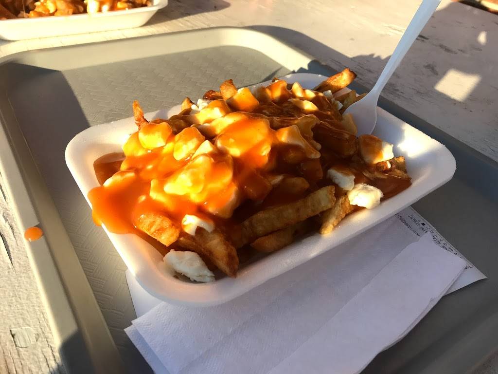 Restaurant Guy La Patate | restaurant | 5616 Grande Allée, Saint-Hubert, QC J3Y 1A8, Canada | 4506763363 OR +1 450-676-3363