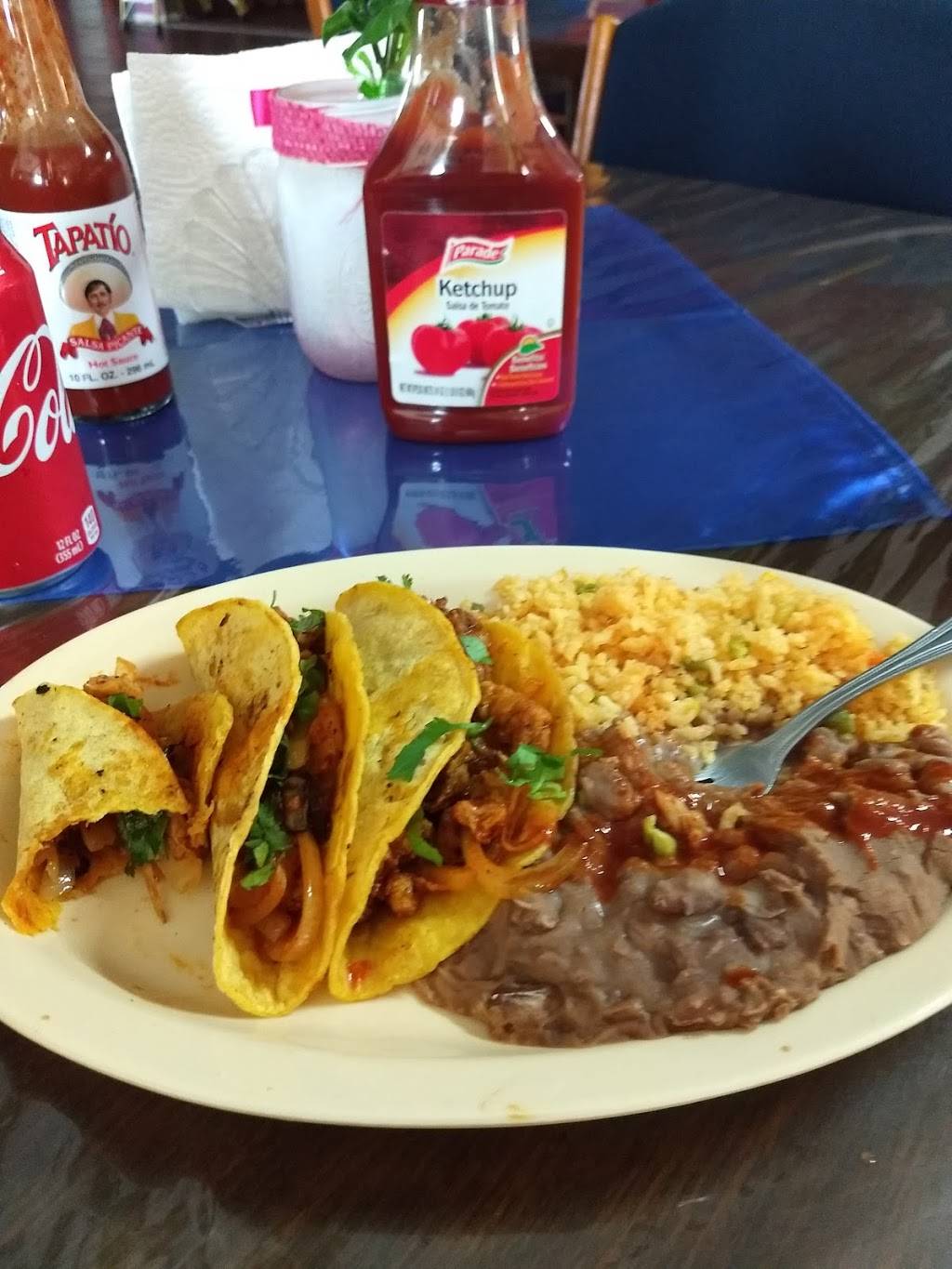 Burritos y Tacos El Patron | restaurant | 2224 E Airport Fwy, Irving, TX 75062, USA | 2144609837 OR +1 214-460-9837
