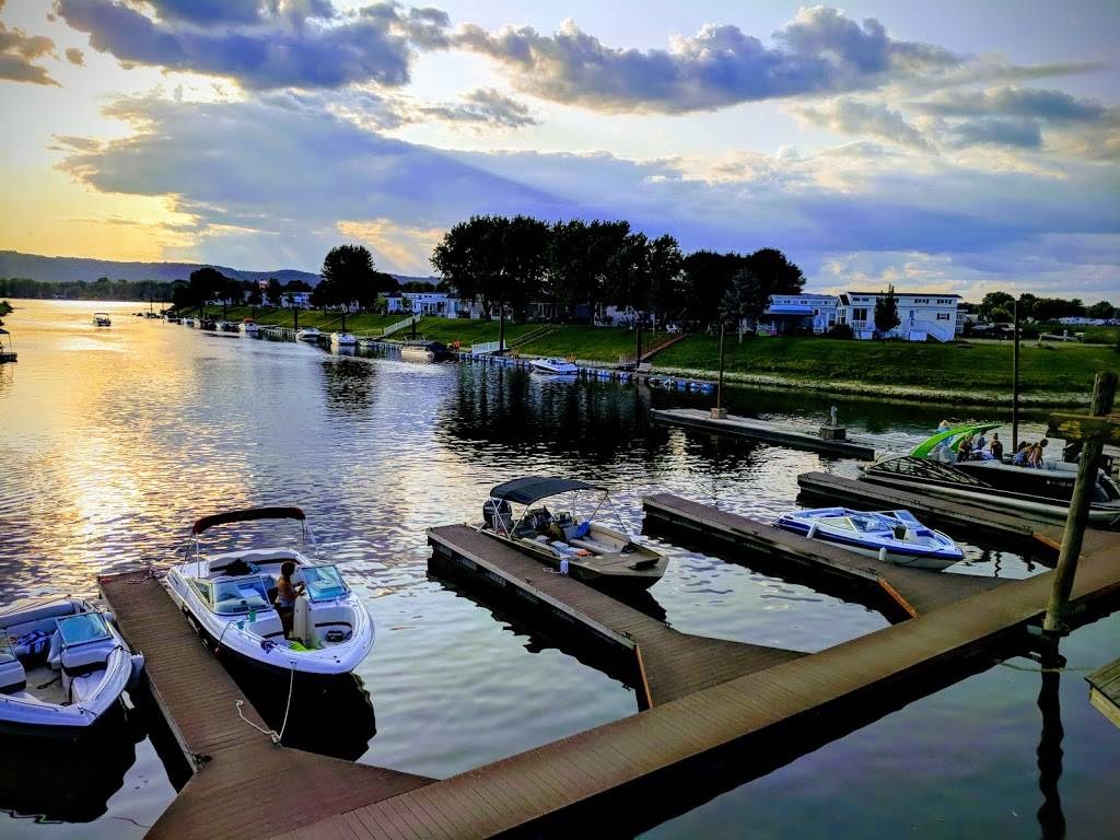 Winneshiek Bar & Grill | restaurant | 32785 Co Rd K, Prairie du Chien, WI 53821, USA | 6083261068 OR +1 608-326-1068