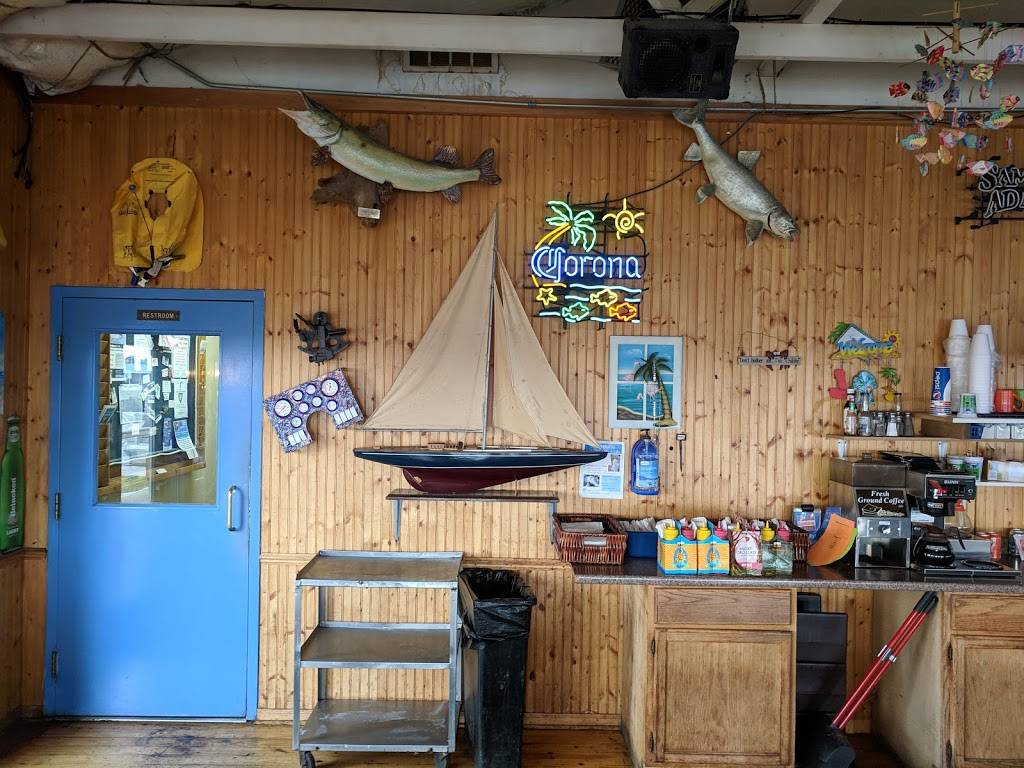 The Tropics | restaurant | 301 North Point Dr, Winthrop Harbor, IL 60096, USA | 8477460600 OR +1 847-746-0600