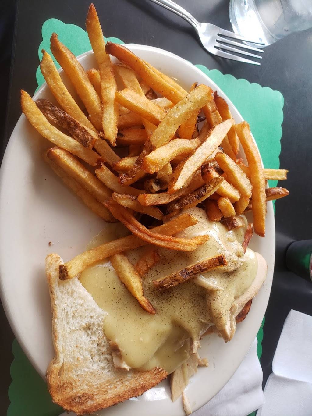 Miss Katies Diner | restaurant | 1900 W Clybourn St, Milwaukee, WI 53233, USA | 4143440044 OR +1 414-344-0044