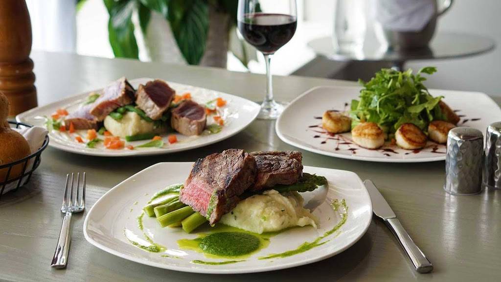 Fins Bar & Grille | restaurant | 142 Decatur St, Cape May, NJ 08204, USA | 6098843449 OR +1 609-884-3449