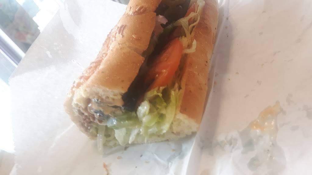 Subway | restaurant | 802 Sheppard Ave E, North York, ON M2K 1C3, Canada | 4162224404 OR +1 416-222-4404