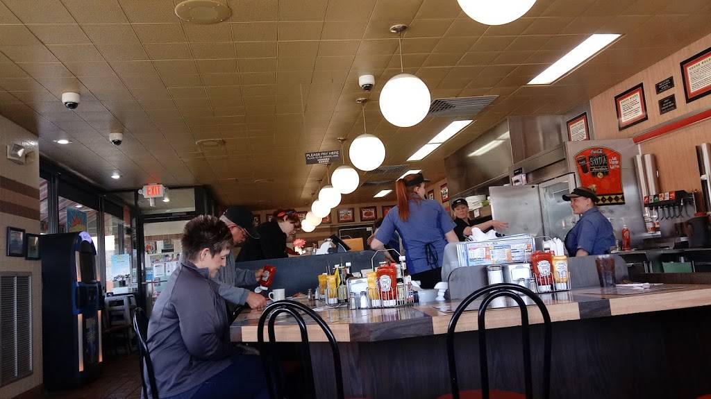 Waffle House | meal takeaway | 4223 Appalachian Hwy, Blue Ridge, GA 30513, USA | 7066327823 OR +1 706-632-7823