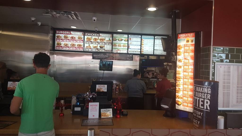 Jack in the Box | restaurant | 1545 E Yosemite Ave, Madera, CA 93638, USA | 5596645138 OR +1 559-664-5138