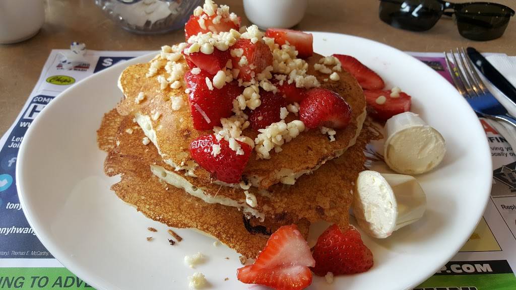 Chips Family Restaurant | restaurant | 321 Boston Post Rd, Orange, CT 06477, USA | 2037955065 OR +1 203-795-5065