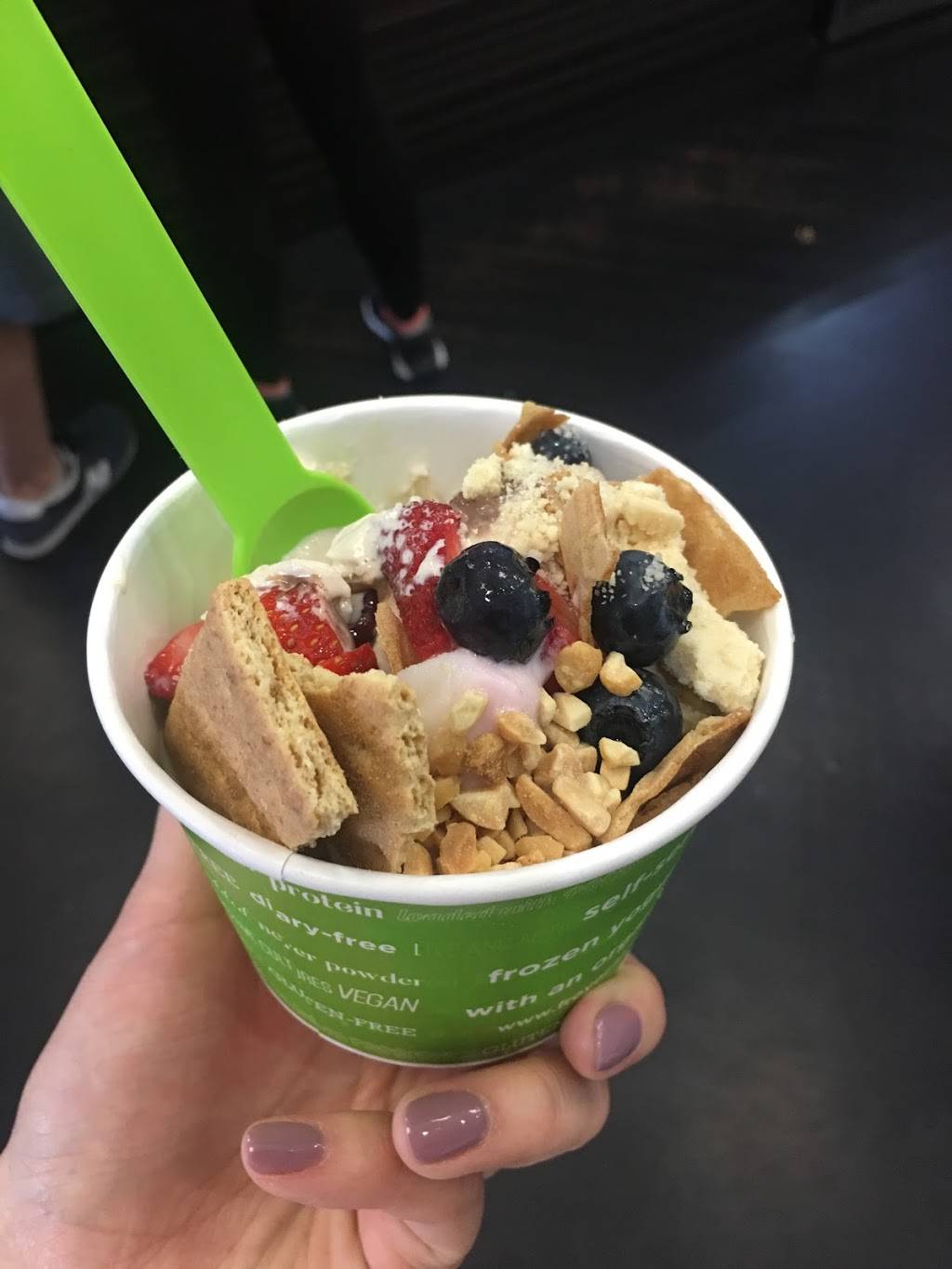 Froyo Chicago | restaurant | 3746 N Southport Ave, Chicago, IL 60613, USA | 7738570119 OR +1 773-857-0119