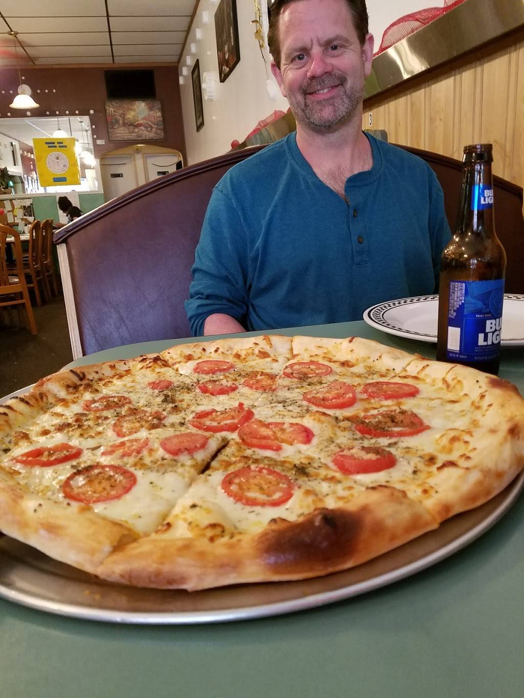 Mama Mia | restaurant | 113 3rd St, Baraboo, WI 53913, USA | 6083550373 OR +1 608-355-0373