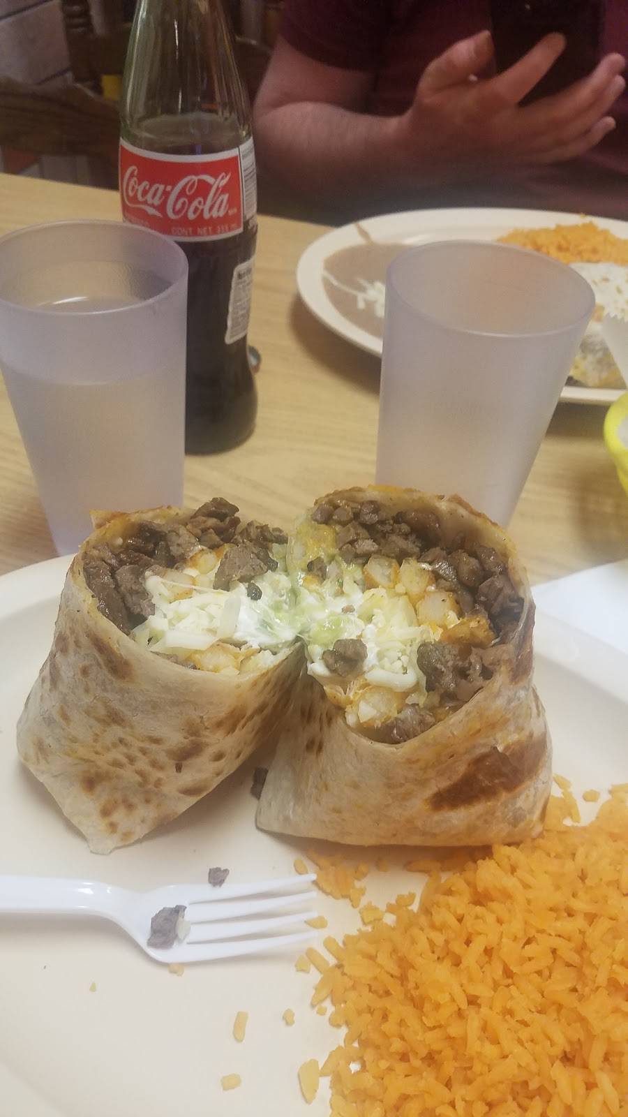 Angelas Burrito Style | restaurant | 2556 N Clark St, Chicago, IL 60614, USA | 7732483901 OR +1 773-248-3901