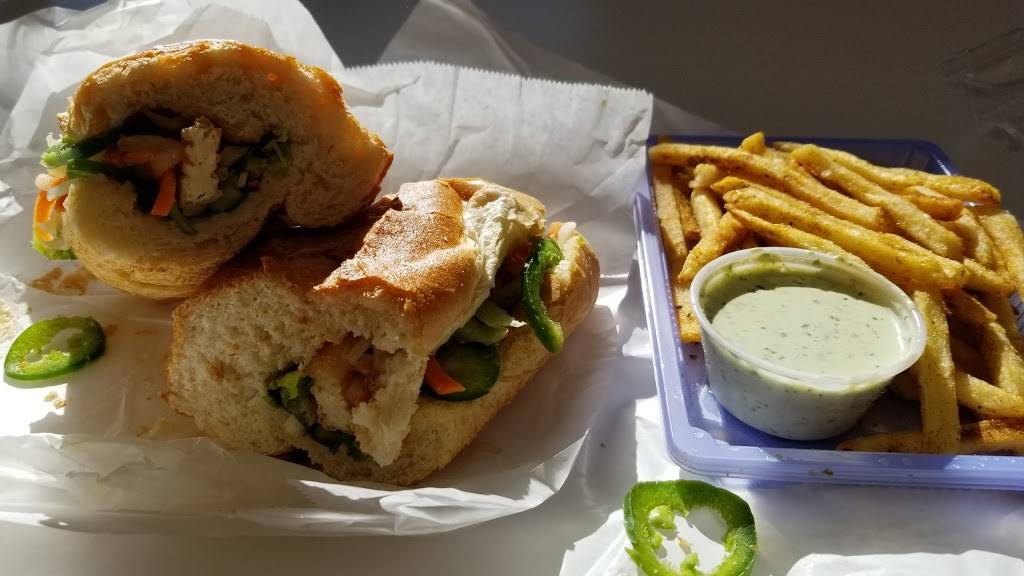 Viet Bites | restaurant | 1104 W Hickory St, Denton, TX 76201, USA | 9408981717 OR +1 940-898-1717