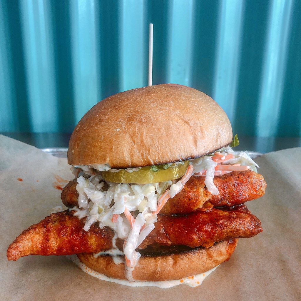 Half Moon Seafood Co. | restaurant | 11508 N 56th St, Temple Terrace, FL 33617, USA | 8134373474 OR +1 813-437-3474