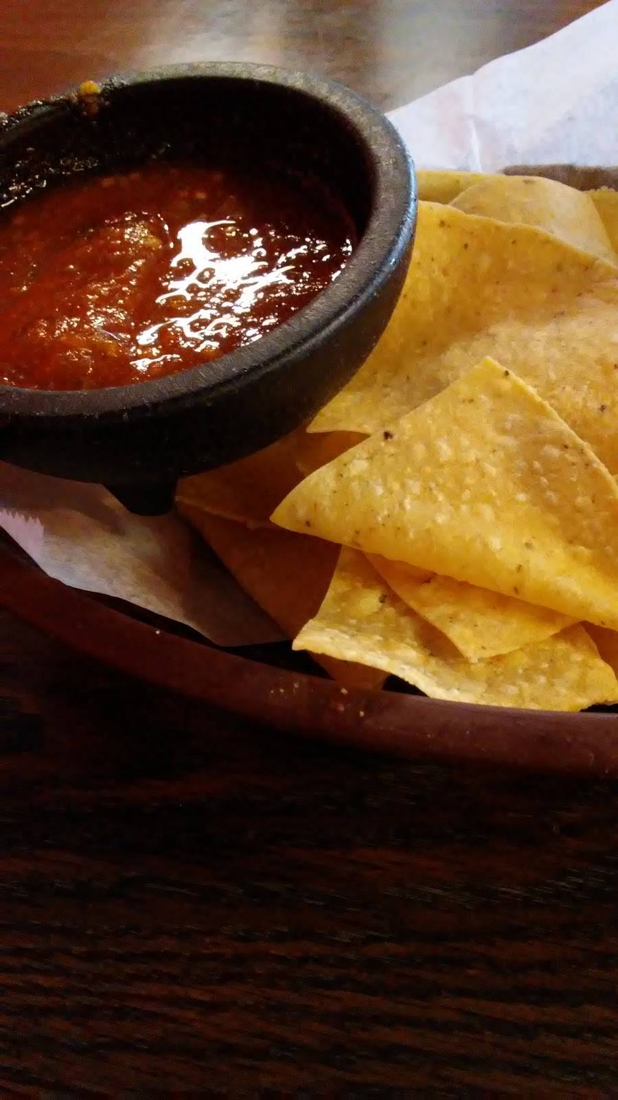 El Gallo Mexican Restaurant | restaurant | 19914 Somerset Rd, Somerset, TX 78069, USA | 8304293413 OR +1 830-429-3413