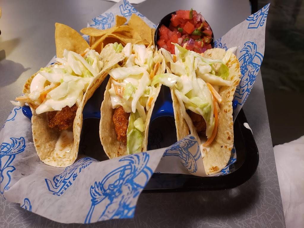 Locos Grill & Pub | restaurant | 3105 E Silver Springs Blvd, Ocala, FL 34470, USA | 3524215769 OR +1 352-421-5769