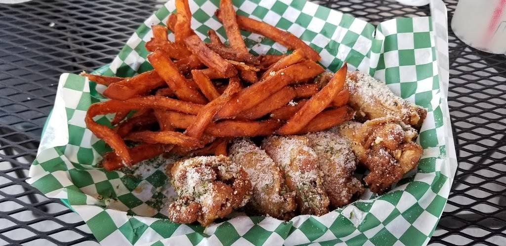 Dream Wings | restaurant | 3425 Ella Blvd, Houston, TX 77018, USA | 7136405705 OR +1 713-640-5705