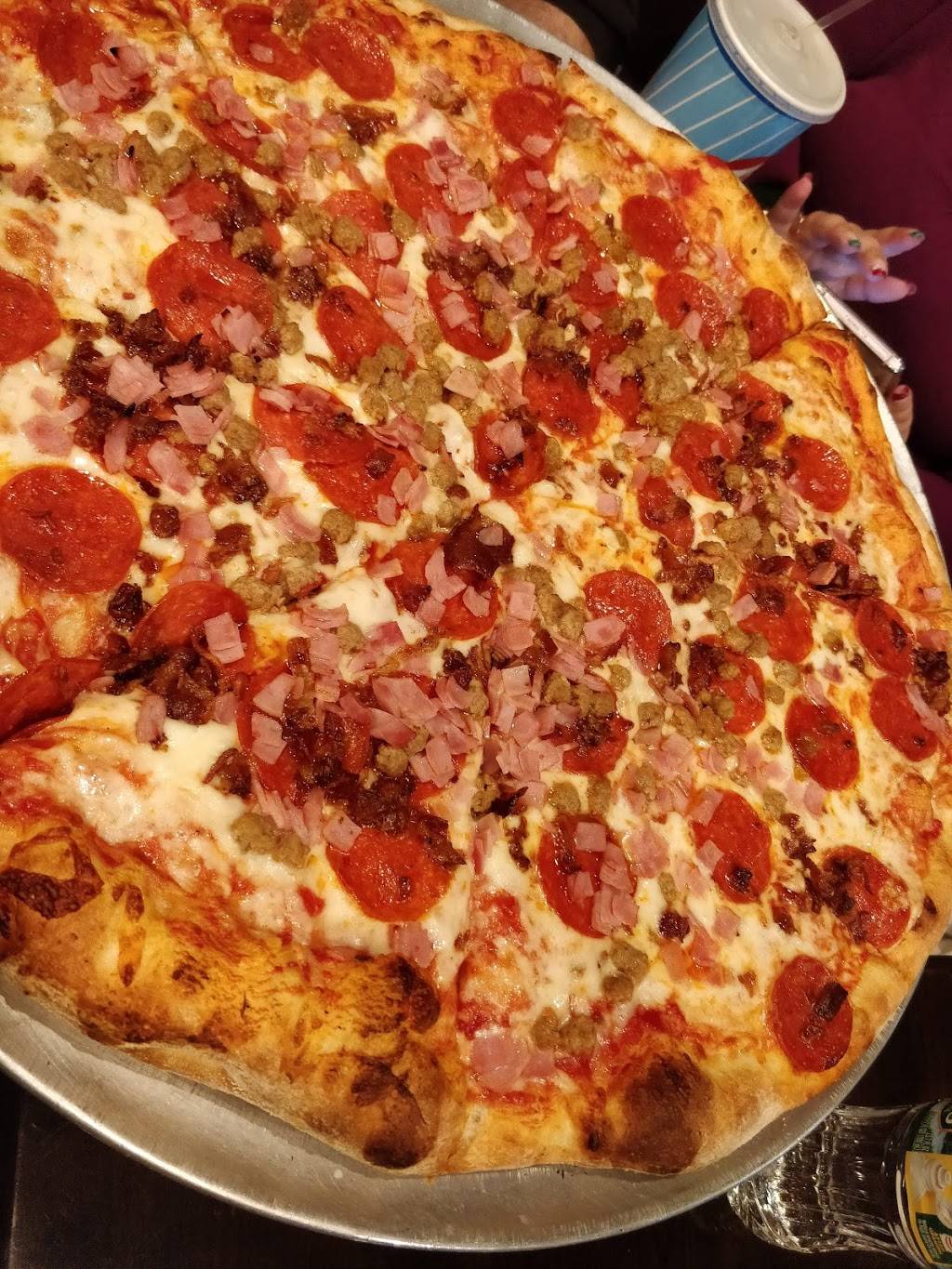 Aldo and Manny Pizza and Pasta | restaurant | 1431 Arch St, Philadelphia, PA 19102, USA | 2156609020 OR +1 215-660-9020