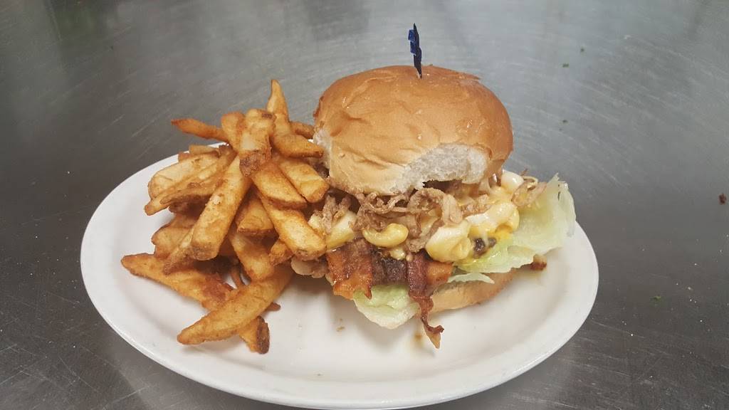 Sammies Bar and Grill | restaurant | 498 South Ave, Tallmadge, OH 44278, USA | 2346788334 OR +1 234-678-8334