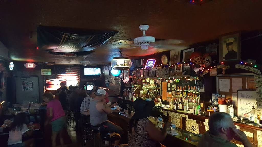 Mangines Cafe | restaurant | 229 Colorado Ave, Lorain, OH 44052, USA | 4402881858 OR +1 440-288-1858