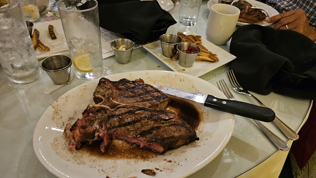 Susie and Sams Steakhouse | restaurant | 200 W Broughton St, Bainbridge, GA 39817, USA | 2292464804 OR +1 229-246-4804