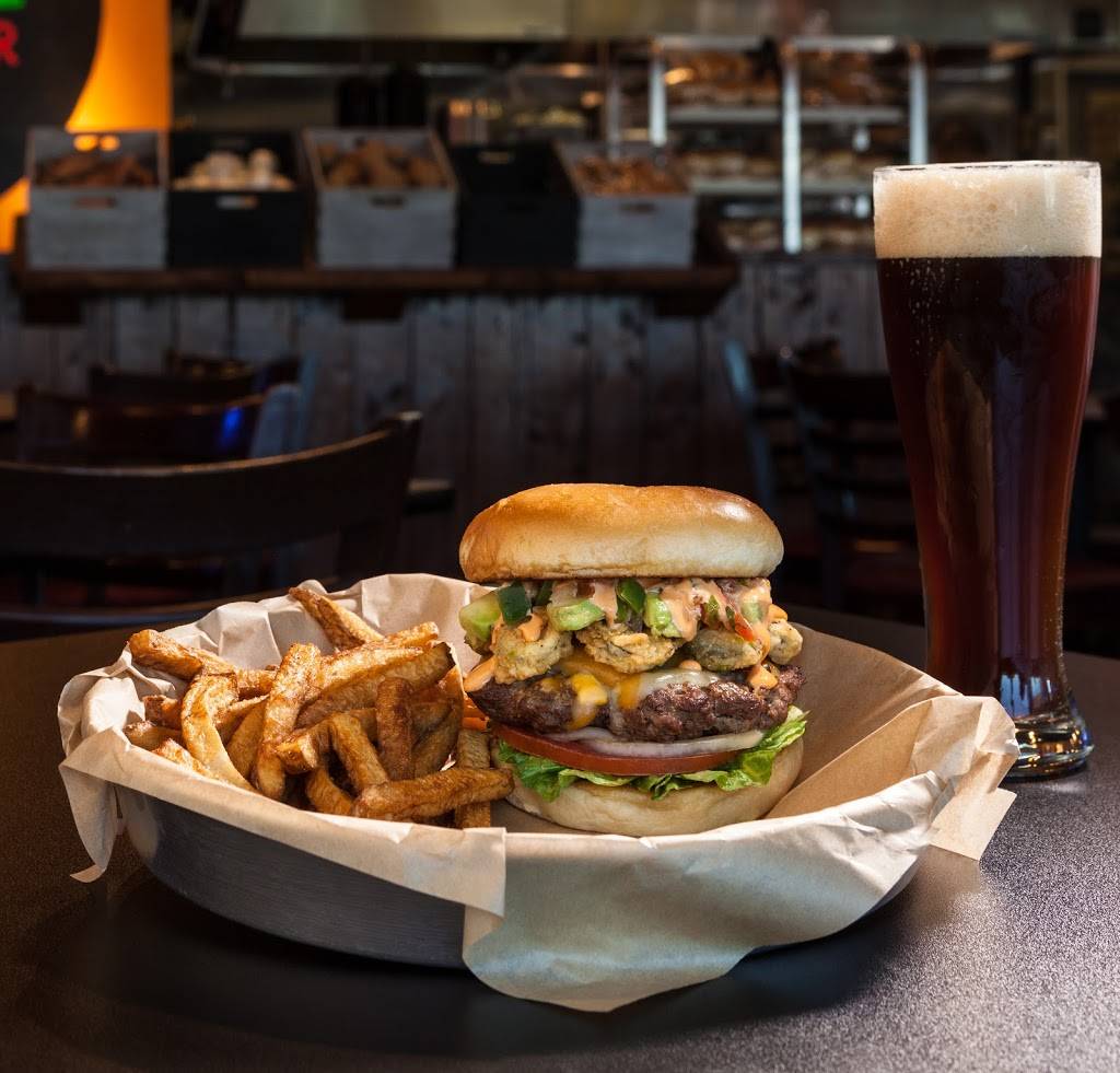 Border Burger Bar | restaurant | 4703 N Academy Blvd, Colorado Springs, CO 80918, USA | 7194342352 OR +1 719-434-2352