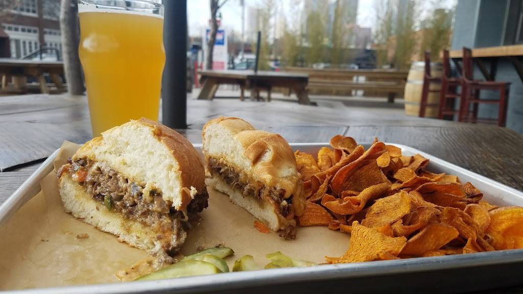 Braindead Brewing | restaurant | 2625 Main St, Dallas, TX 75226, USA | 2147490600 OR +1 214-749-0600