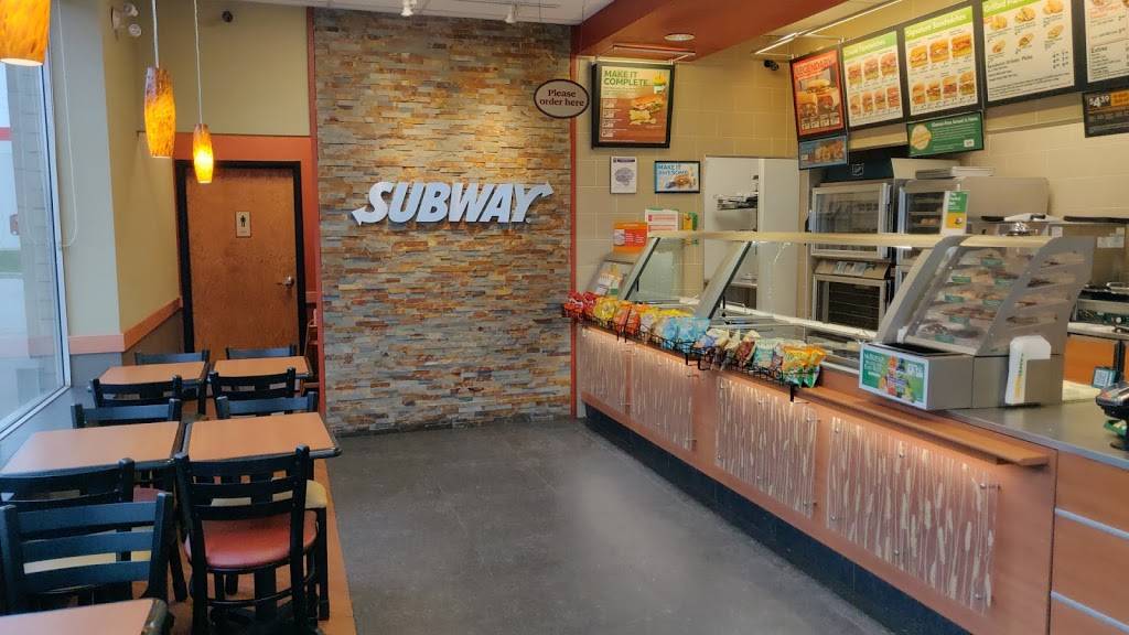 Subway | restaurant | Credit Valley Town Plaza, 6065 Creditview Rd Unit 105E, Mississauga, ON L5V 2A8, Canada | 9058149101 OR +1 905-814-9101