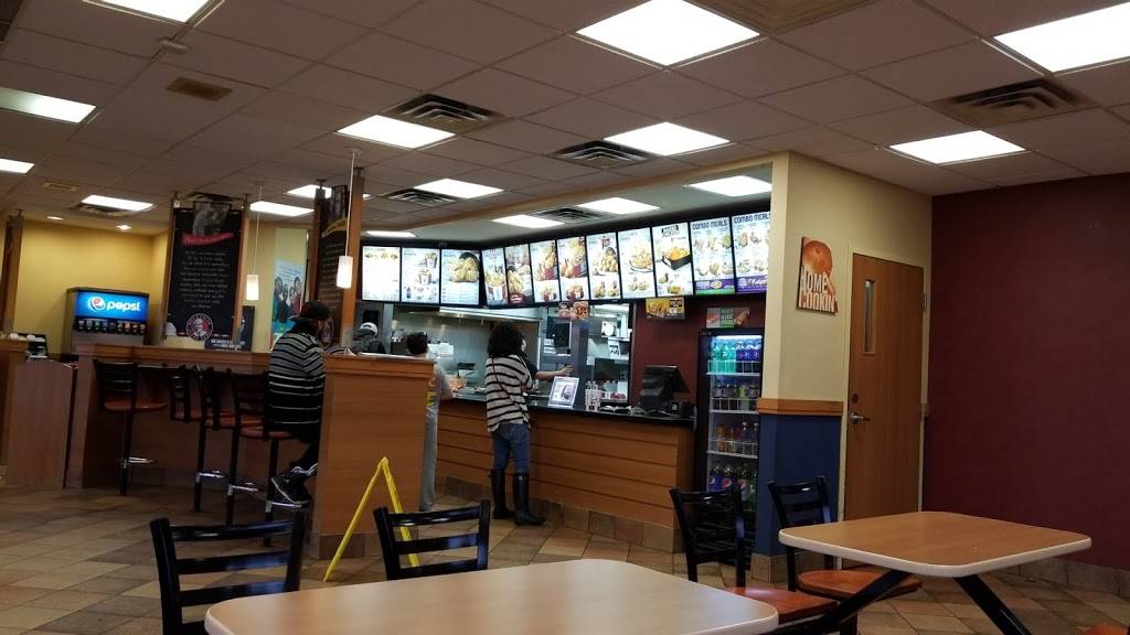 KFC | meal delivery | 10594 Yonge St, Richmond Hill, ON L4C 3C8, Canada | 9058848488 OR +1 905-884-8488