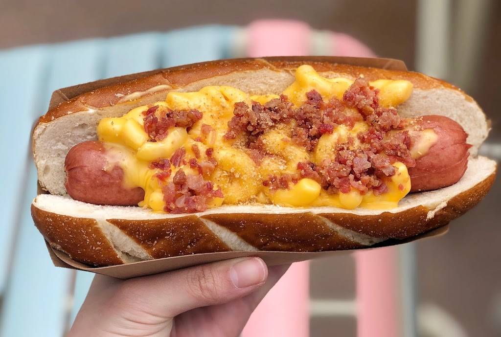 Avalunch | restaurant | 2902 Osceola Pkwy, Orlando, FL 32830, USA | 4079393463 OR +1 407-939-3463