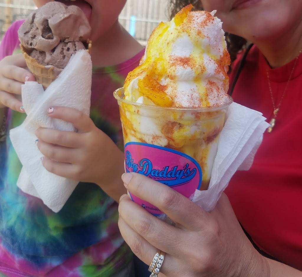 Big Daddys Eats And Treats | restaurant | 228 E Cevallos St, San Antonio, TX 78204, USA | 2127242936 OR +1 212-724-2936