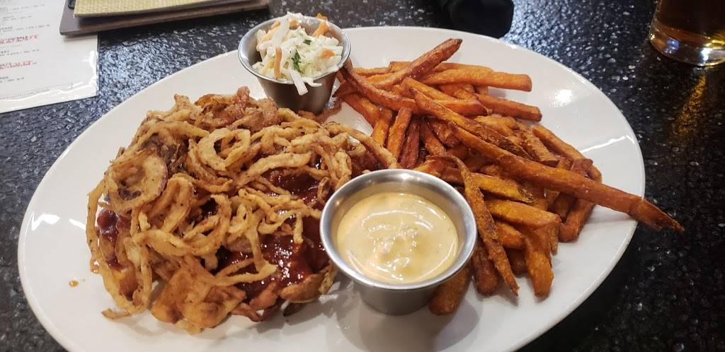 Granite City Food & Brewery | restaurant | 49 W Maryland St, Indianapolis, IN 46204, USA | 3178032025 OR +1 317-803-2025