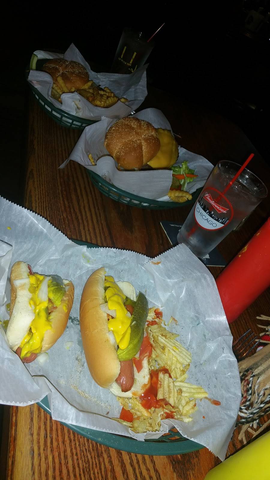 Midcity Cocktail & Supper Club | restaurant | 124 Main St, West Chicago, IL 60185, USA | 6304730245 OR +1 630-473-0245