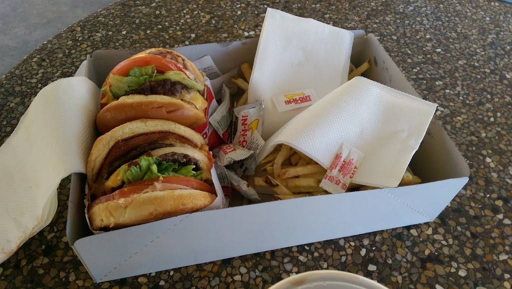 In-N-Out Burger | restaurant | 10601 Lower Azusa Rd, Temple City, CA 91780, USA | 8007861000 OR +1 800-786-1000