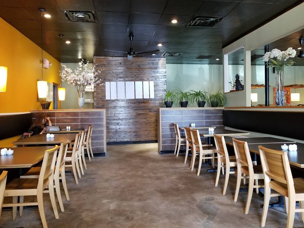 Huynh Restaurant | restaurant | 912 St Emanuel St, Houston, TX 77003, USA | 7132248964 OR +1 713-224-8964