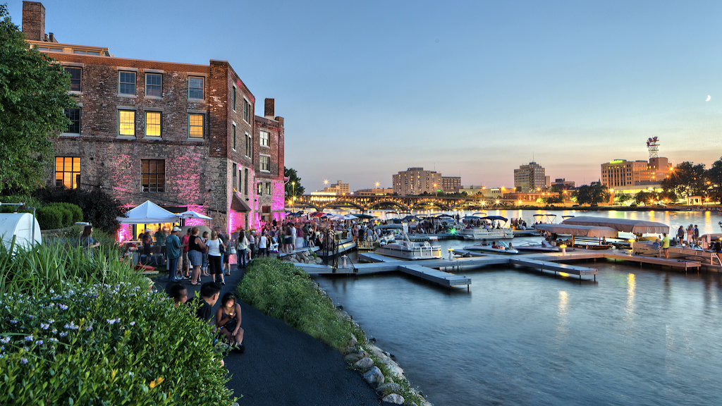 Prairie Street Brewing Co. | restaurant | 200 Prairie St, Rockford, IL 61107, USA | 8152779427 OR +1 815-277-9427