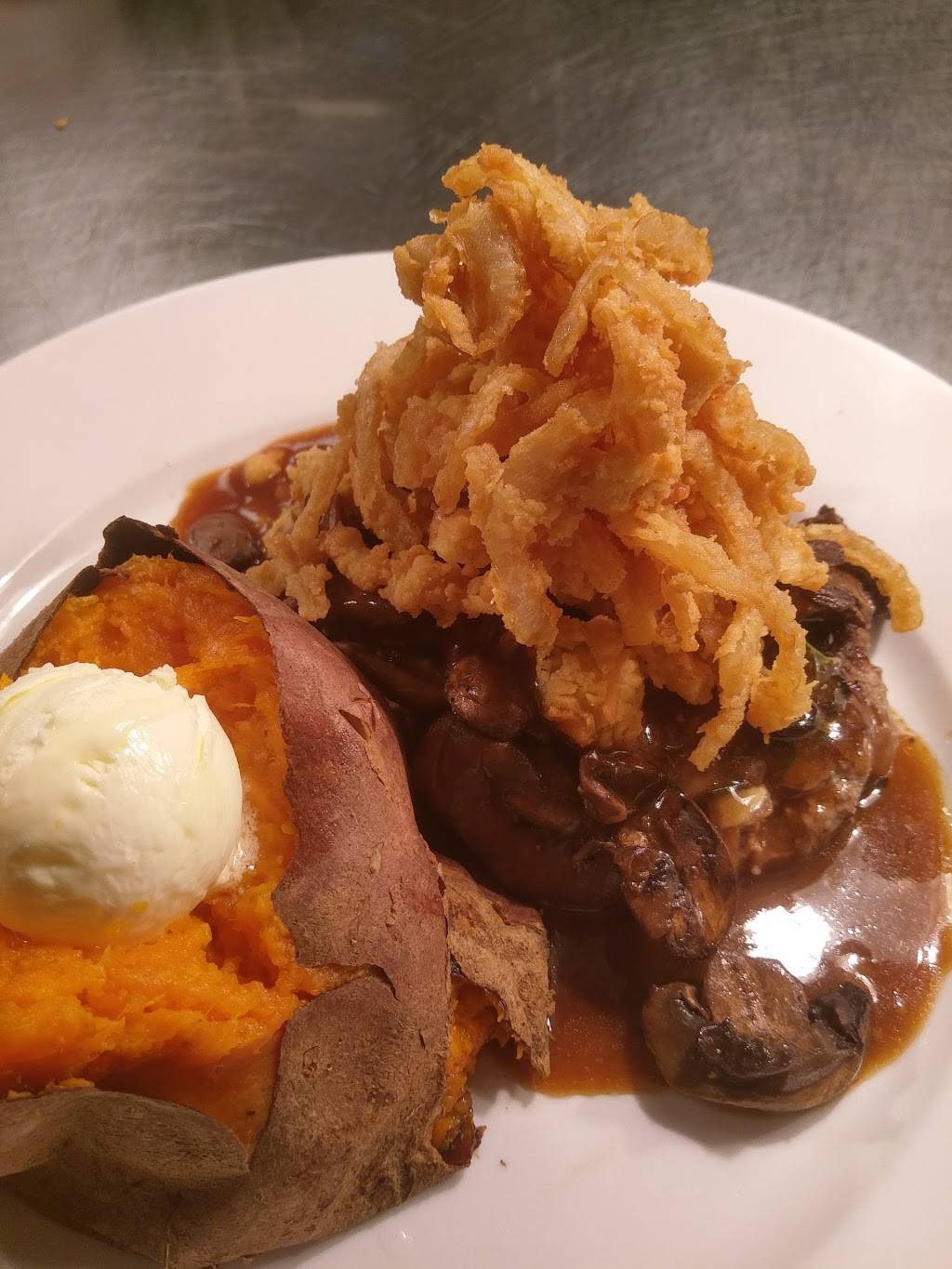 LongHorn Steakhouse | meal takeaway | 10047 N Metro Pkwy E, Phoenix, AZ 85051, USA | 6022169531 OR +1 602-216-9531