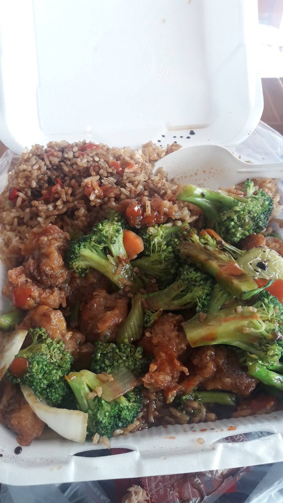 Lung Mon El Jibarito | restaurant | Sta. Julia 6523, Salvatierra, Tijuana, B.C., Mexico | 016646765148 OR +52 664 676 5148