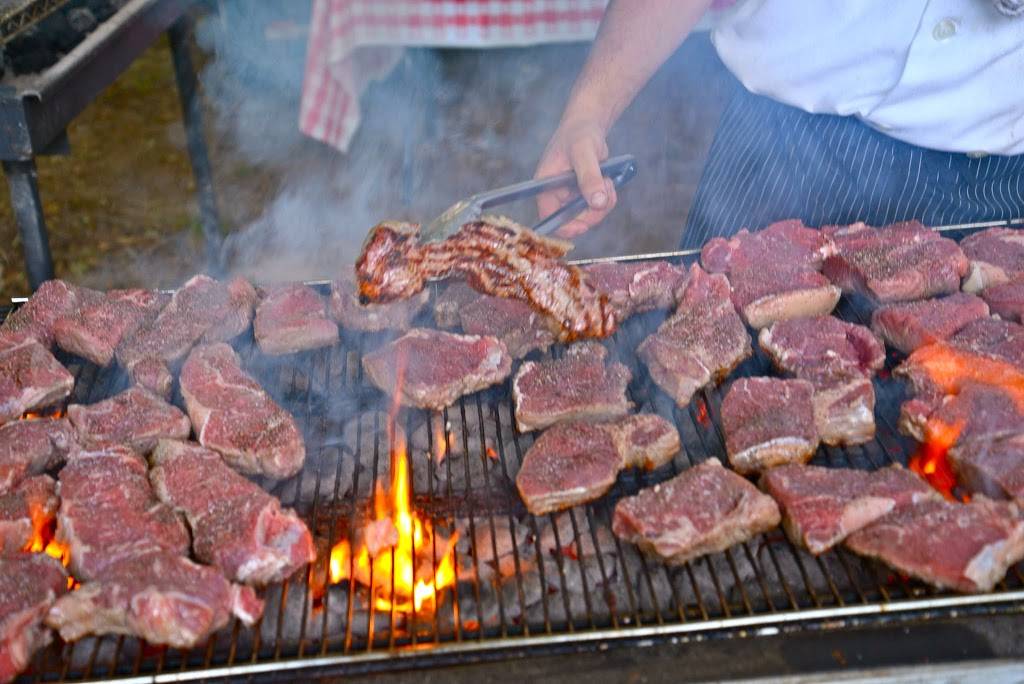 Clambakes & BBQ of Connecticut | restaurant | 148 Elizabeth St, Derby, CT 06418, USA | 2037367191 OR +1 203-736-7191