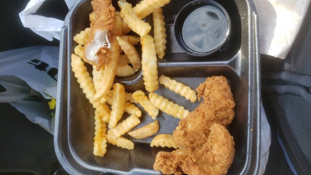 Zaxbys Chicken Fingers & Buffalo Wings | restaurant | 300 Able Dr, Dayton, TN 37321, USA | 4234288282 OR +1 423-428-8282