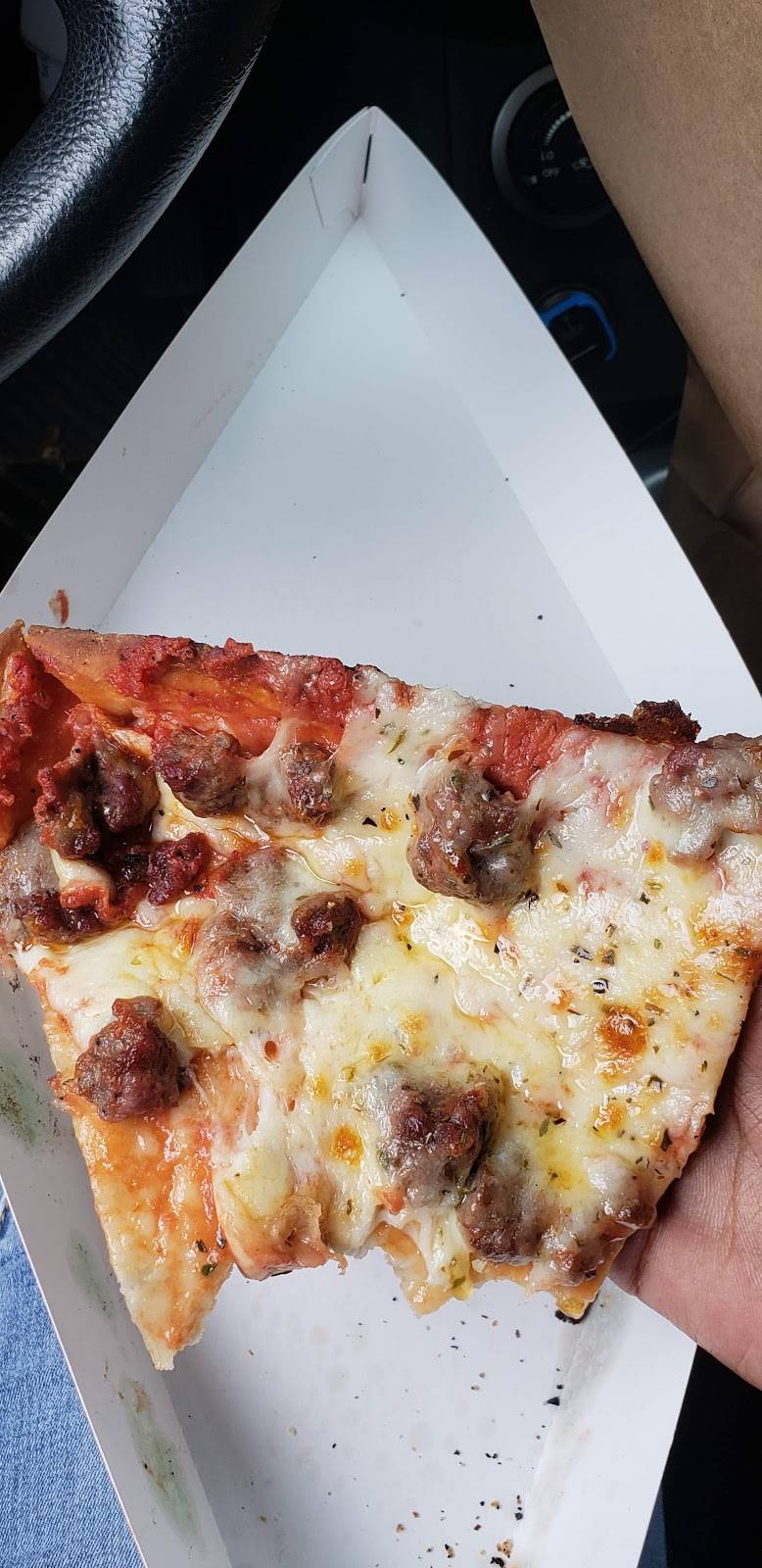 Italian Fiesta Pizzeria | restaurant | 1306 E 47th St, Chicago, IL 60653, USA | 7736842222 OR +1 773-684-2222