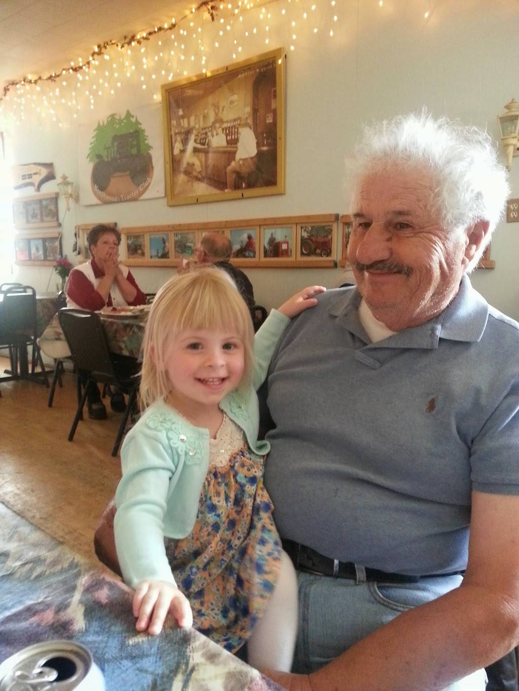 Quinns Bar | restaurant | County Rd A, Deerbrook, WI 54424, USA | 7156236611 OR +1 715-623-6611