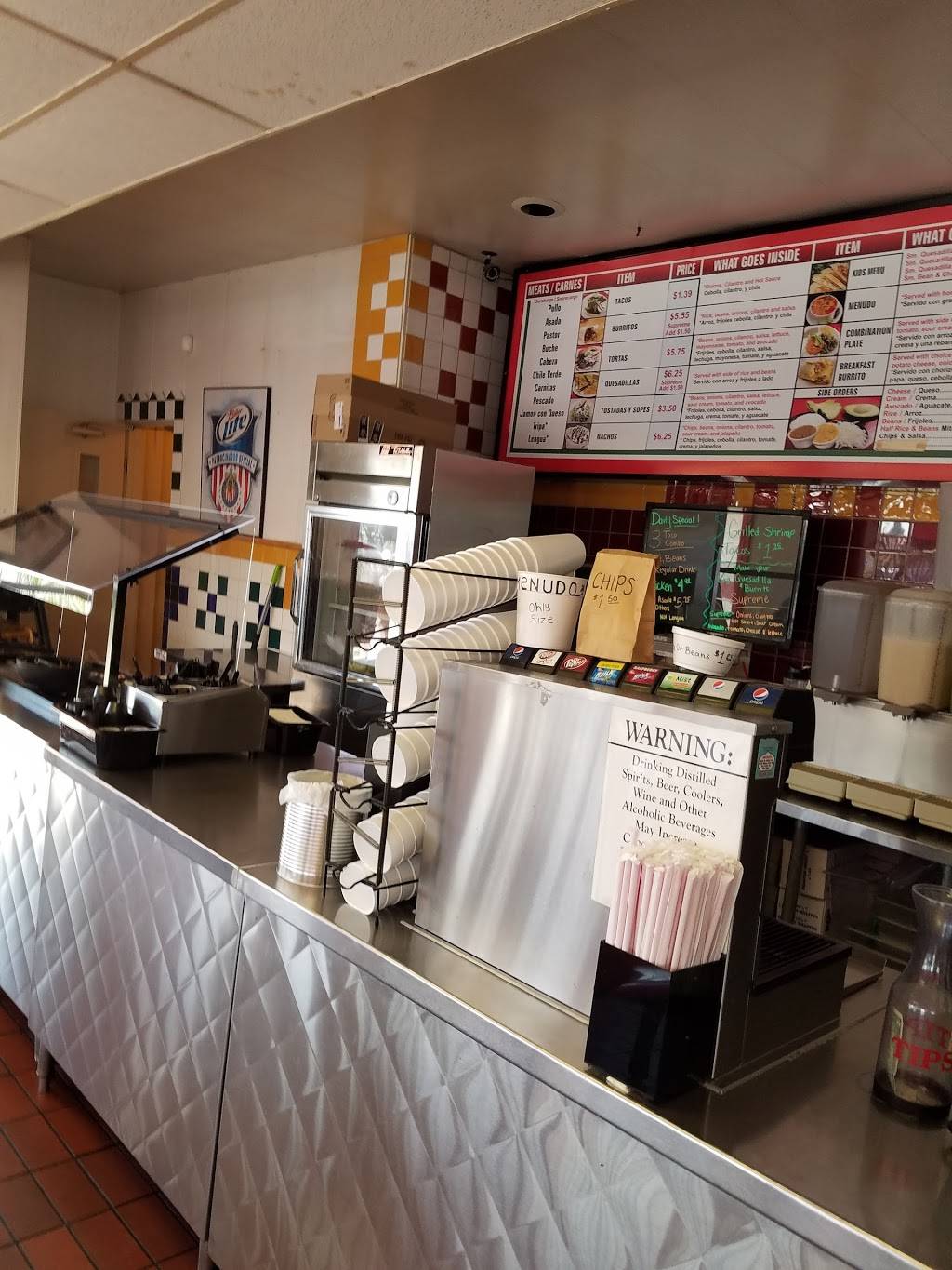 Tacos La Villa Mexican Grill | restaurant | 1801 Union Ave, Bakersfield, CA 93305, USA | 6616331395 OR +1 661-633-1395