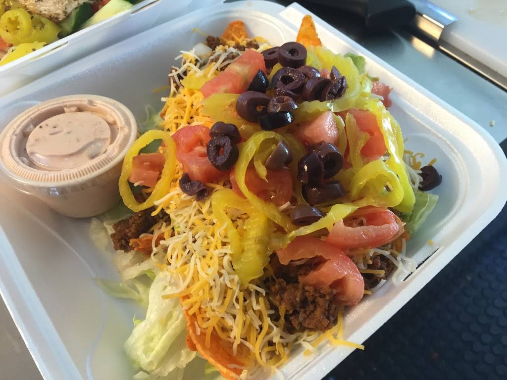 TowFood | restaurant | 6015 N 56th St, Tampa, FL 33610, USA | 8136262144 OR +1 813-626-2144