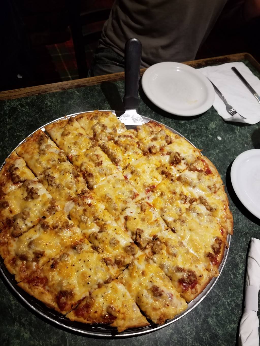 Aurelios Pizza | restaurant | 15901 Oak Park Ave, Tinley Park, IL 60477, USA | 7084294600 OR +1 708-429-4600