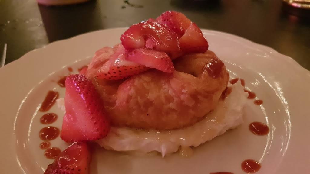 Smokys Club | restaurant | 3005 University Ave, Madison, WI 53705, USA | 6082332120 OR +1 608-233-2120