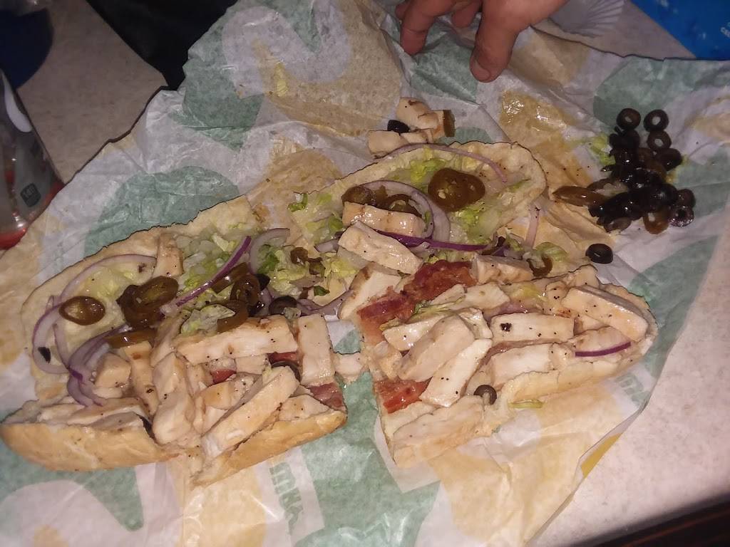 Subway | restaurant | 1208 Locust St, Davenport, IA 52804, USA | 5633226807 OR +1 563-322-6807