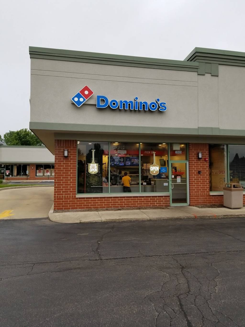 Dominos Pizza | meal delivery | 3903 Algonquin Rd, Algonquin, IL 60102, USA | 8478545554 OR +1 847-854-5554