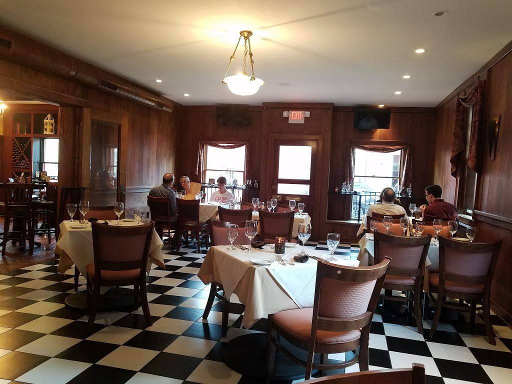 Casa Nostra | restaurant | 2 W Market St, Leesburg, VA 20176, USA | 7037771983 OR +1 703-777-1983