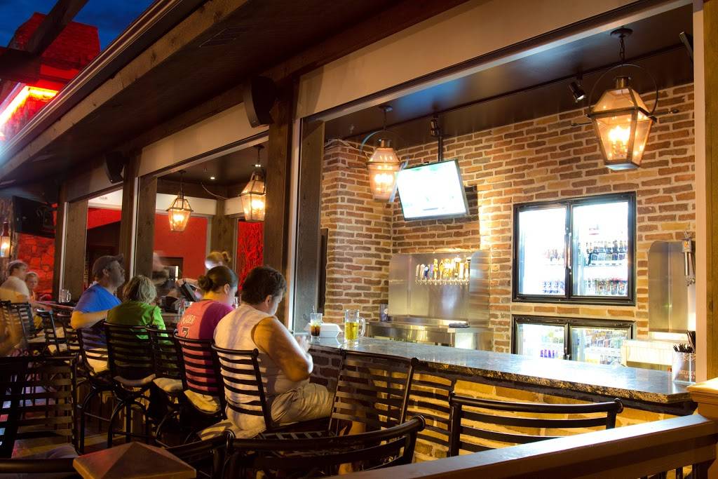 Luckys 13 Pub | restaurant | 3000 Harbor Ln N, Plymouth, MN 55447, USA | 7637460071 OR +1 763-746-0071